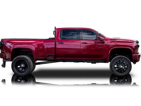 Used 2022 Chevrolet Silverado 3500 High Country AWD/4WD image 2