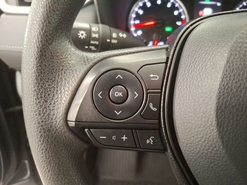 Used 2021 Toyota RAV4 XLE w/ Convenience Package image 16