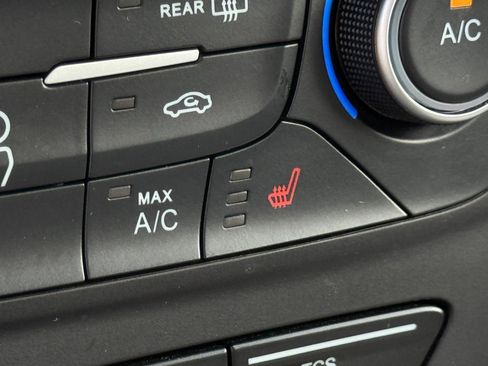 Used 2019 Ford Escape SE FWD image 17