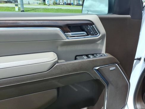Used 2024 GMC Sierra 1500 SLT w/ SLT Premium Plus Package AWD/4WD image 19