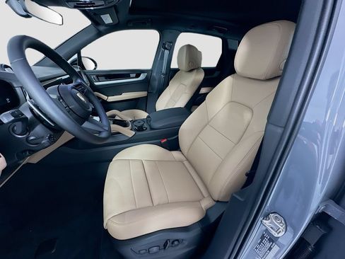 New 2026 Porsche Cayenne AWD/4WD image 5