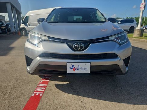 Used 2018 Toyota RAV4 LE w/ Carpet Mat Package AWD/4WD image 3
