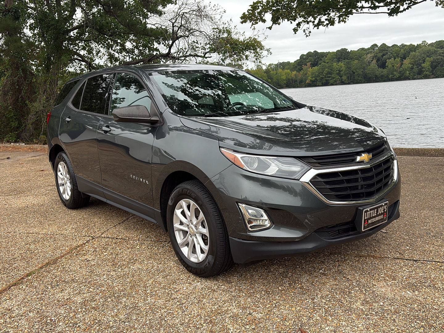 Used 2019 Chevrolet Equinox LS w/ LS Convenience Package FWD image 1