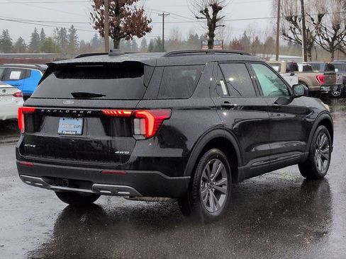 New 2026 Ford Explorer Active w/ Active Comfort Package image 5