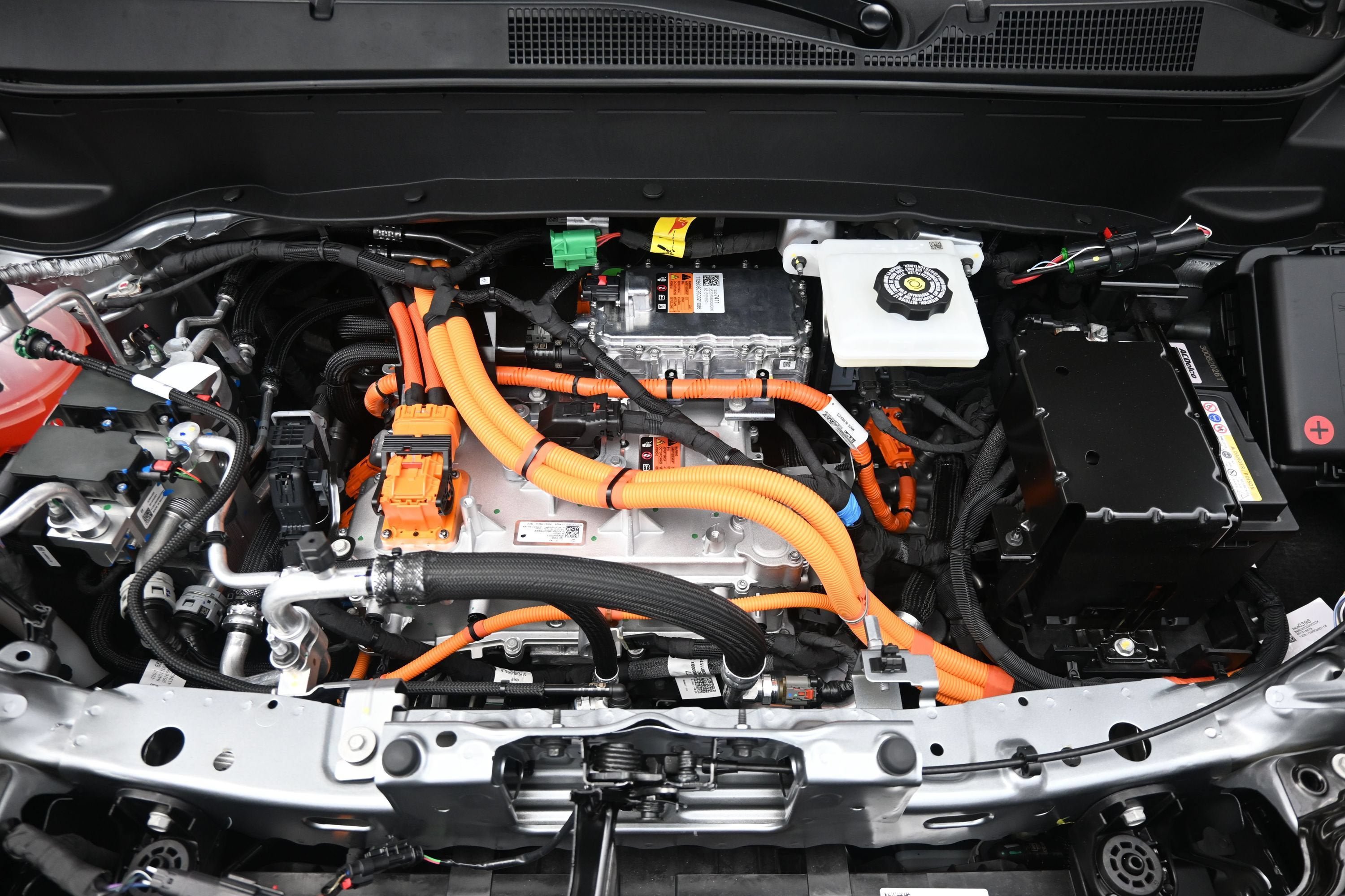 New 2027 Chevrolet Bolt LT w/ Comfort Package FWD image 32