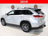 Used 2019 Toyota Highlander XLE image 3