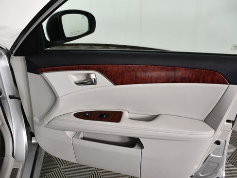 Used 2012 Toyota Avalon Limited FWD image 40