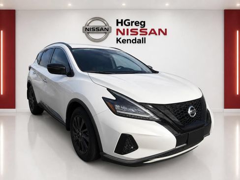Used 2022 Nissan Murano SV w/ SV Midnight Edition Package FWD image 3