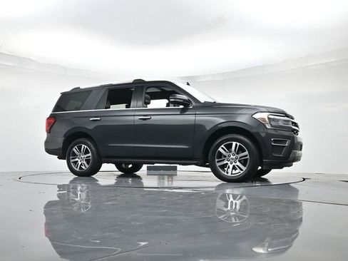 Used 2024 Ford Expedition Limited image 35