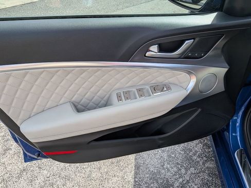 Used 2025 Genesis G70 3.3T Advanced w/ Sport Prestige Package image 9