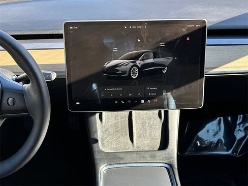 Used 2022 Tesla Model 3 image 15