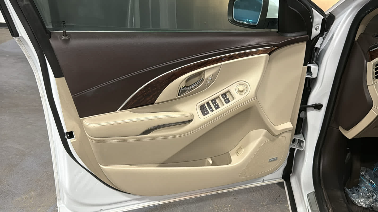 Used 2015 Buick LaCrosse Leather FWD image 9