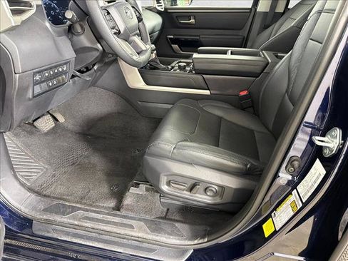 Used 2024 Toyota Tundra Limited AWD/4WD image 11