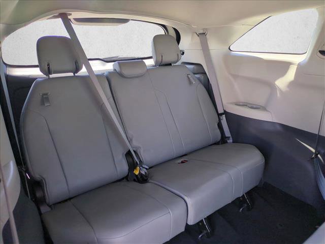 Used 2021 Toyota Sienna XLE FWD image 19