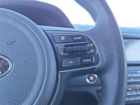 Used 2018 Kia Niro LX image 17