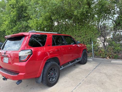 Used 2021 Toyota 4Runner SR5 Premium w/ Moonroof Package AWD/4WD image 4