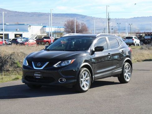Used 2017 Nissan Rogue Sport SL w/ SL Premium Package image 8
