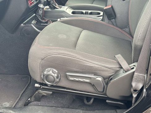 Used 2023 Jeep Wrangler Rubicon image 25