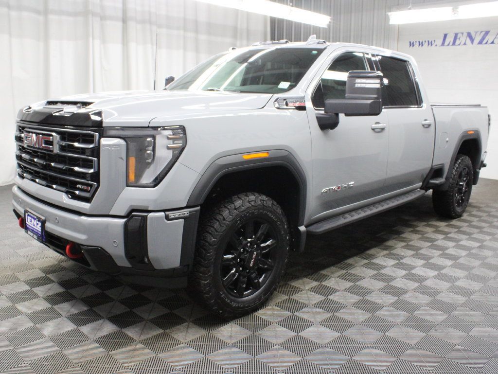 Used 2025 GMC Sierra 2500 AT4 AWD/4WD image 9