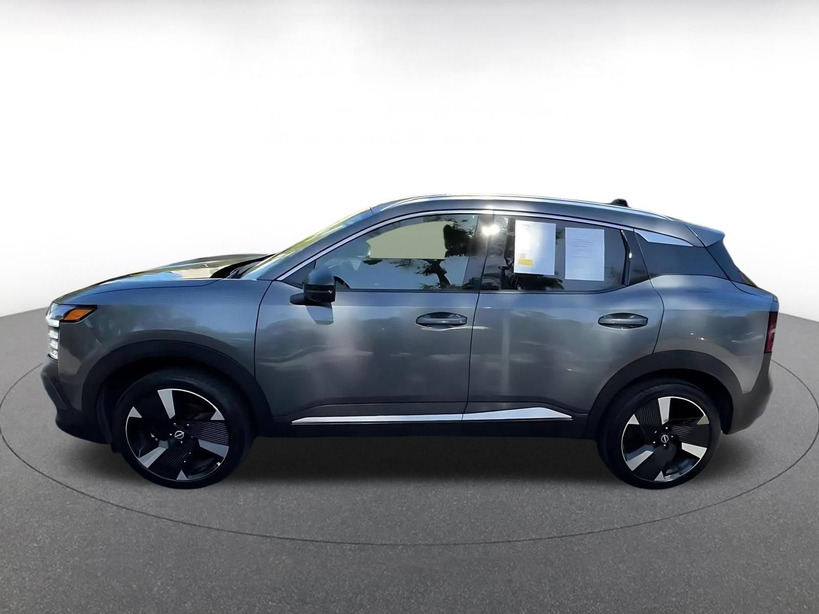 Used 2026 Nissan Kicks SR AWD/4WD image 8