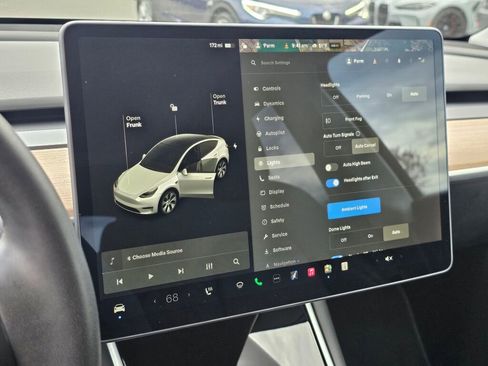 Used 2020 Tesla Model Y Long Range AWD/4WD image 33