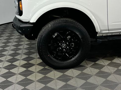 Used 2022 Ford Bronco Outer Banks image 17