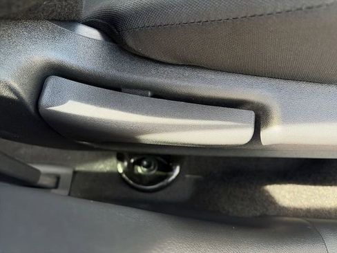 Used 2025 Nissan Kicks Play S image 12