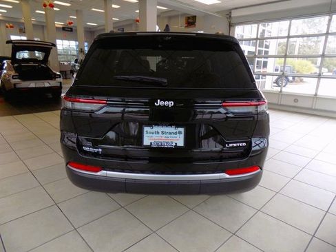 New 2026 Jeep Grand Cherokee Limited w/ Luxury Tech Group II RWD image 6