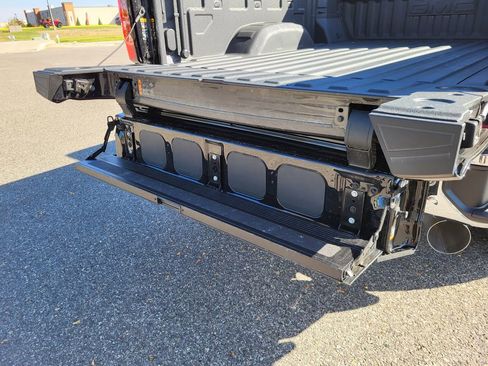 New 2025 GMC Sierra 2500 SLT w/ SLT Premium Package image 9