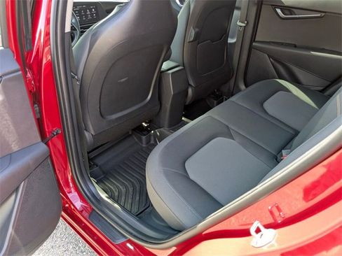 Used 2024 Kia Niro LX image 30