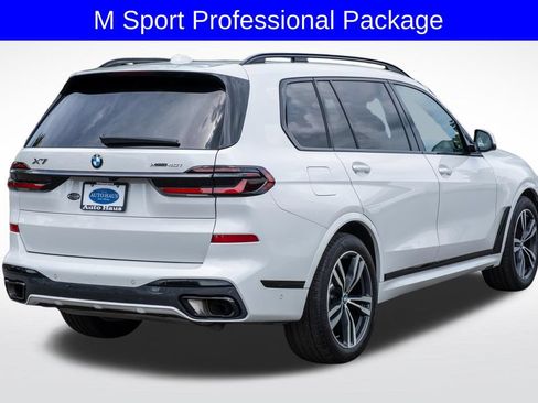 Used 2025 BMW X7 xDrive40i w/ M Sport Package AWD/4WD image 8