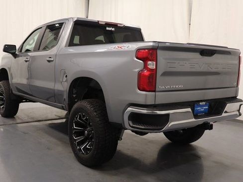 Used 2025 Chevrolet Silverado 1500 LT image 7