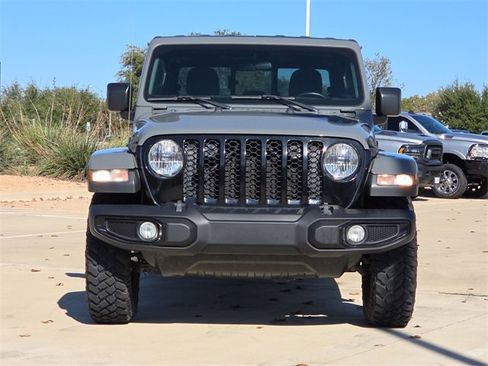 Used 2022 Jeep Gladiator Willys image 2