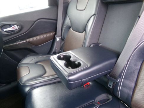 Used 2016 Jeep Cherokee Limited w/ Luxury Group AWD/4WD image 35