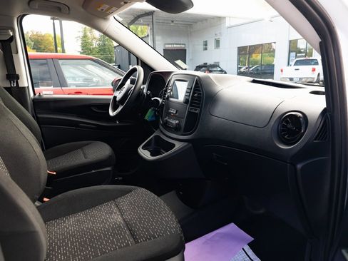 Used 2023 Mercedes-Benz Metris image 19