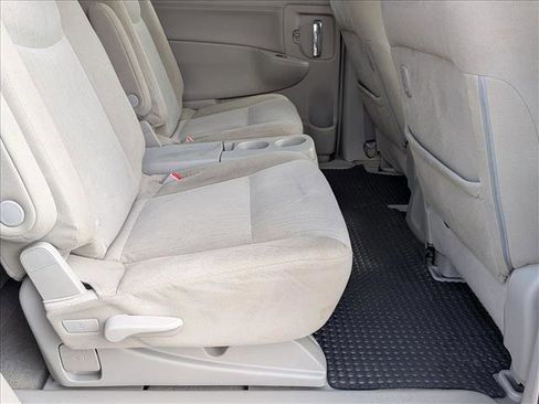 Used 2015 Nissan Quest SV image 19