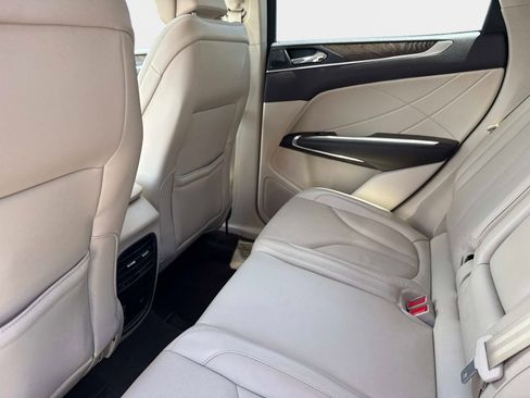 Used 2019 Lincoln MKC Reserve FWD image 14