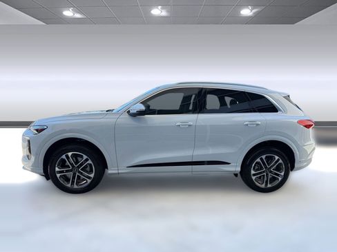 Used 2025 Audi Q5 Premium AWD/4WD image 2