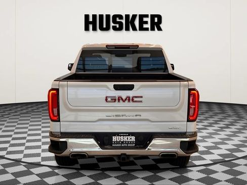 Used 2022 GMC Sierra 1500 SLT AWD/4WD image 8