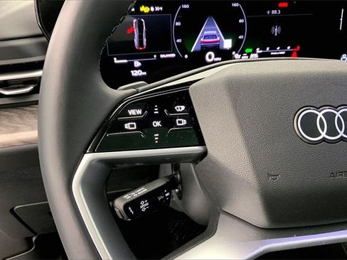 Certified 2025 Audi Q5 2.0T Premium Plus w/ Premium Plus image 18