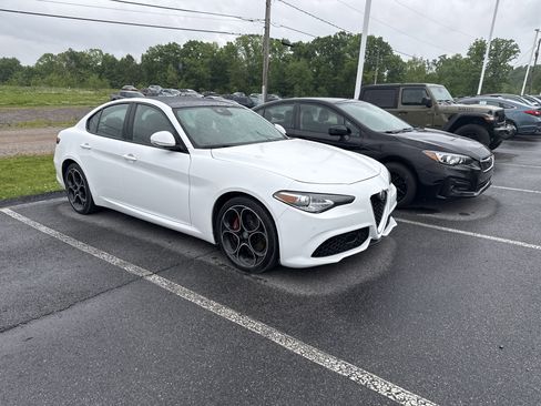 Used 2020 Alfa Romeo Giulia Ti Sport w/ Quick Order Package 22S Sport AWD/4WD image 1