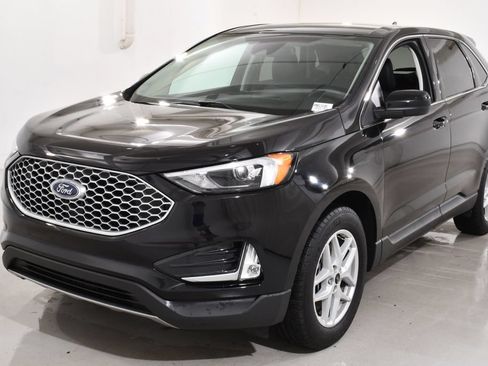 Used 2024 Ford Edge SEL w/ Convenience Package AWD/4WD image 2
