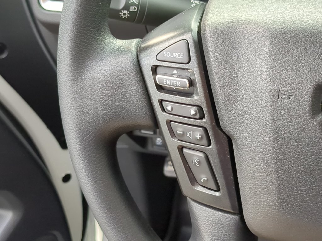 Certified 2025 Nissan Frontier SV RWD image 18