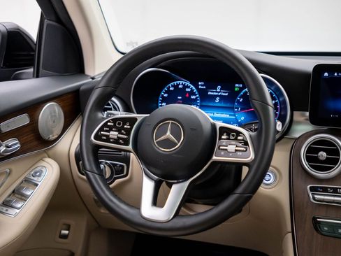 Used 2021 Mercedes-Benz GLC 300 4MATIC image 10