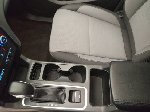 Used 2018 Ford Escape SE w/ SE Sync 3 Package AWD/4WD image 26