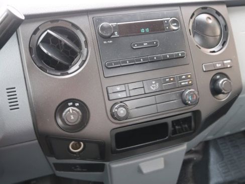 Used 2015 Ford F250 XL w/ Camper Package image 10