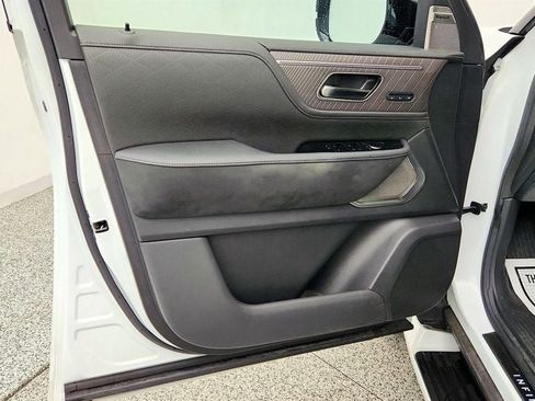 Used 2025 INFINITI QX80 Autograph AWD/4WD image 11