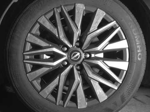 Used 2025 Nissan Altima 2.5 SV image 12