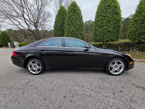 Used 2006 Mercedes-Benz CLS 500 w/ AMG Sport Pkg image 6