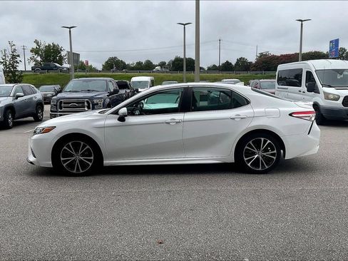 Used 2020 Toyota Camry SE FWD image 8